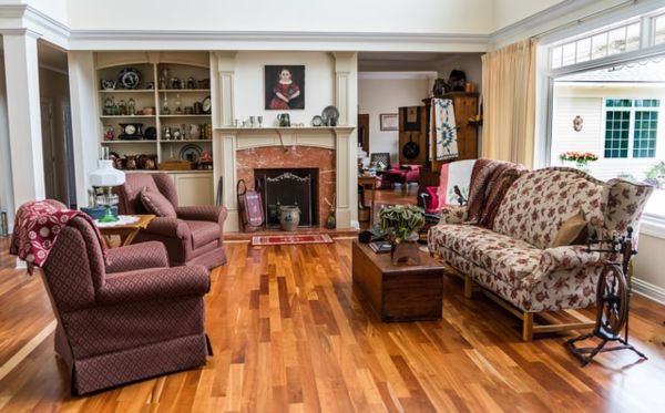 como plastificar pisos de madera a mano